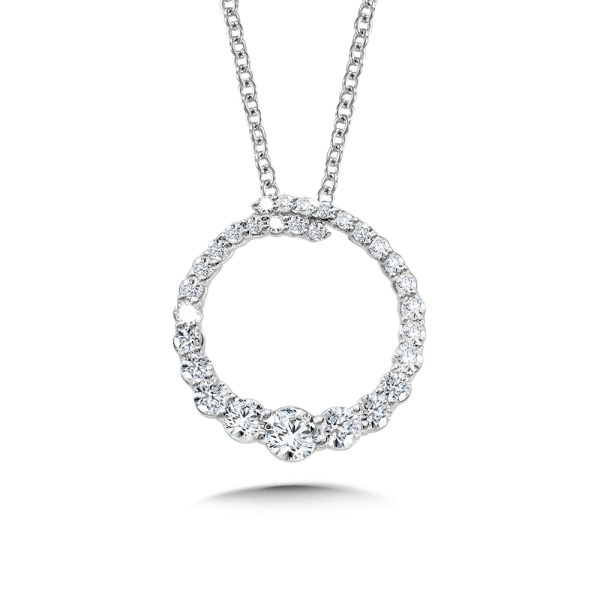 Love Moments Graduating Diamond Circle Pendant (1/2 ctw)