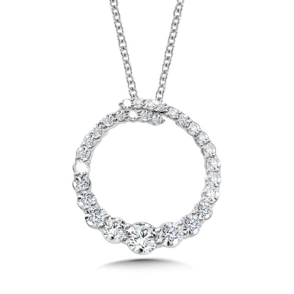 Love Moments Graduating Diamond Circle Pendant (1.00 ctw)