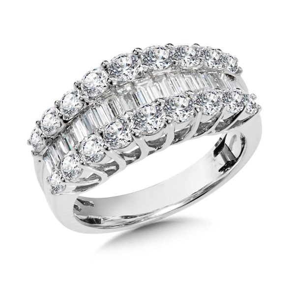 Graduating Baguette Diamond Anniversary Band (2.00 ctw)